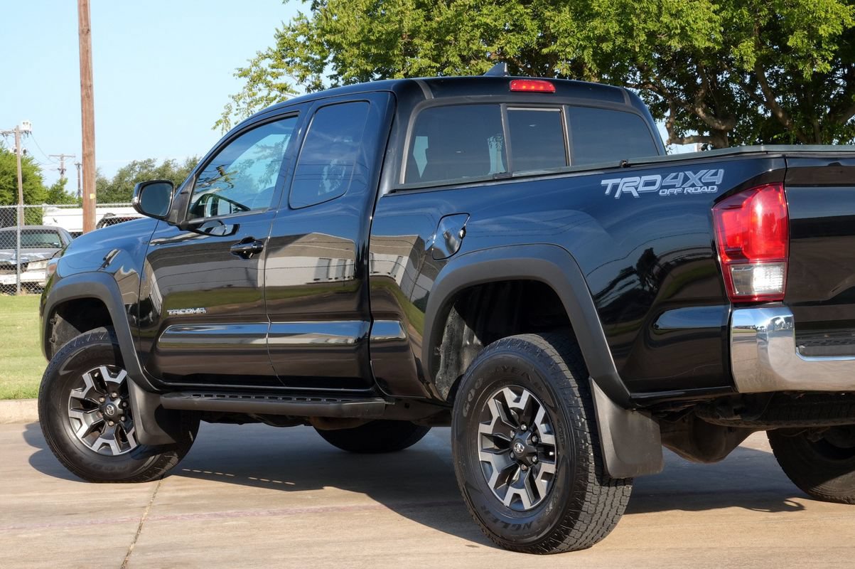 Used 2016 Toyota Tacoma TRD Off-Road AWD/4WD image 33