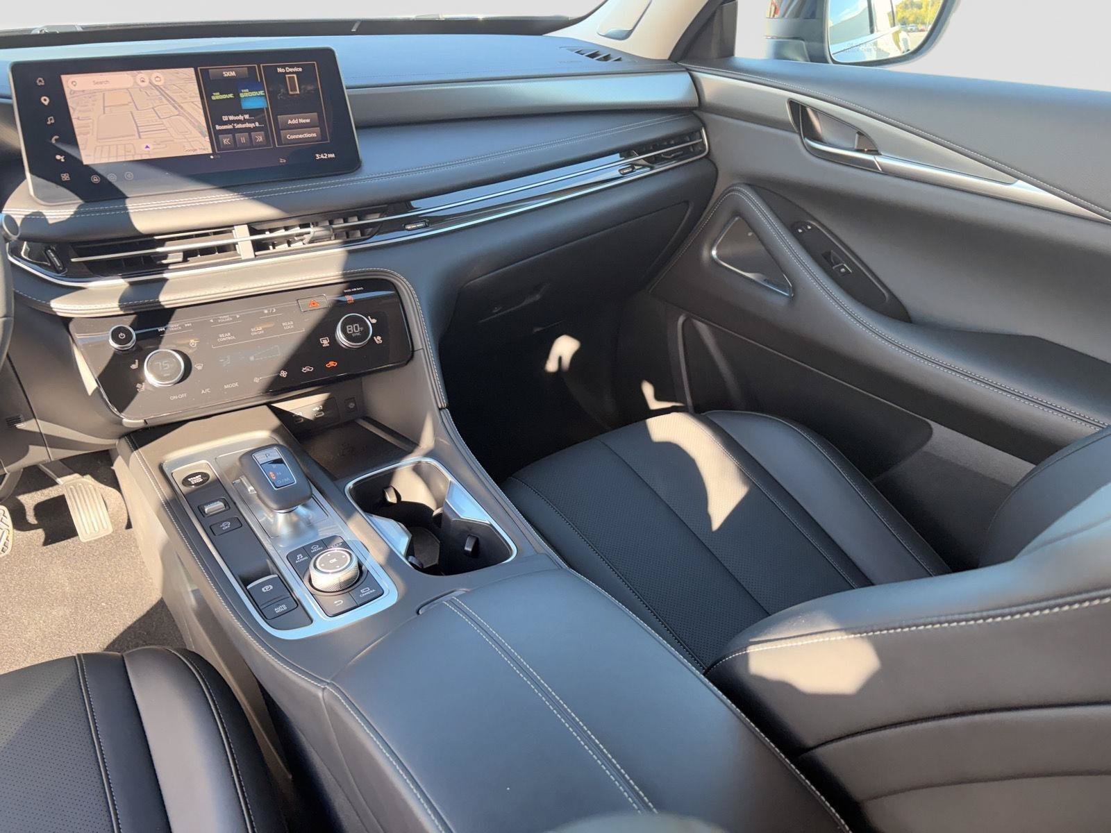 Used 2026 INFINITI QX60 Luxe w/ Cargo Package FWD image 17