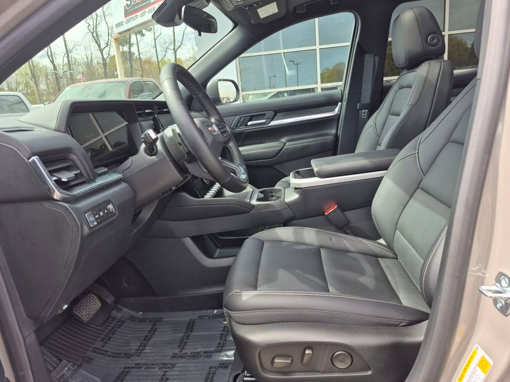 Used 2026 GMC Terrain Elevation w/ Elevation Premium Package image 2