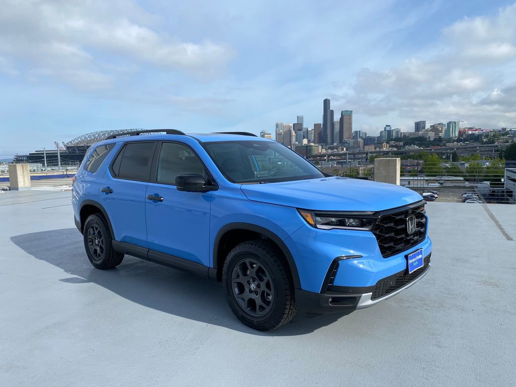 Used 2025 Honda Pilot TrailSport image 28
