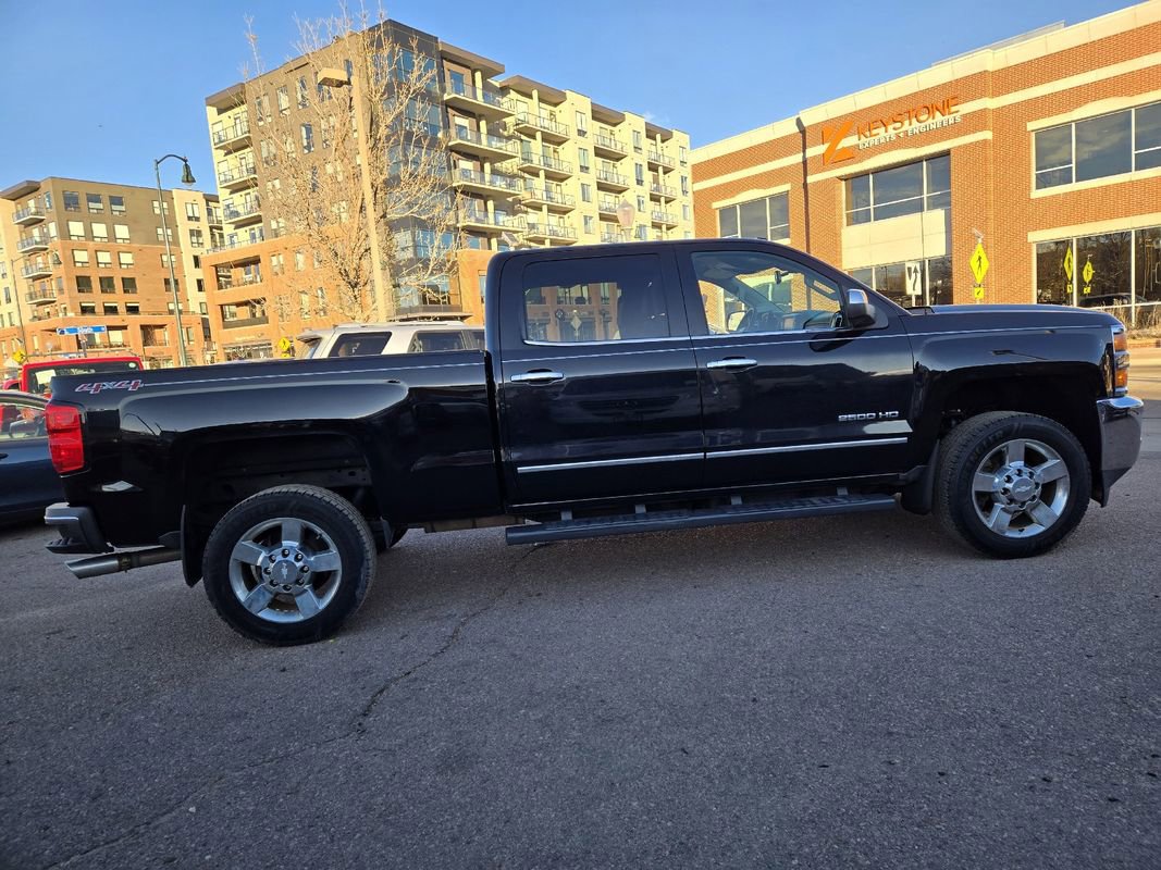 Used 2015 Chevrolet Silverado 2500 LTZ w/ LTZ Plus Package image 11