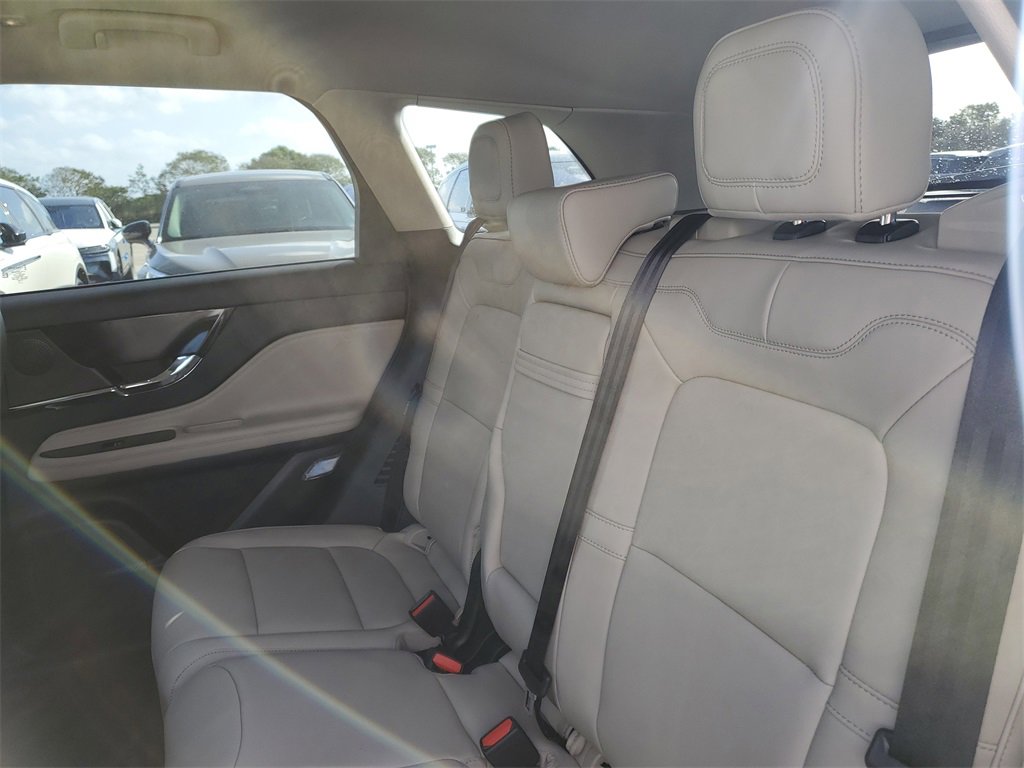 New 2026 Lincoln Corsair Premiere image 12