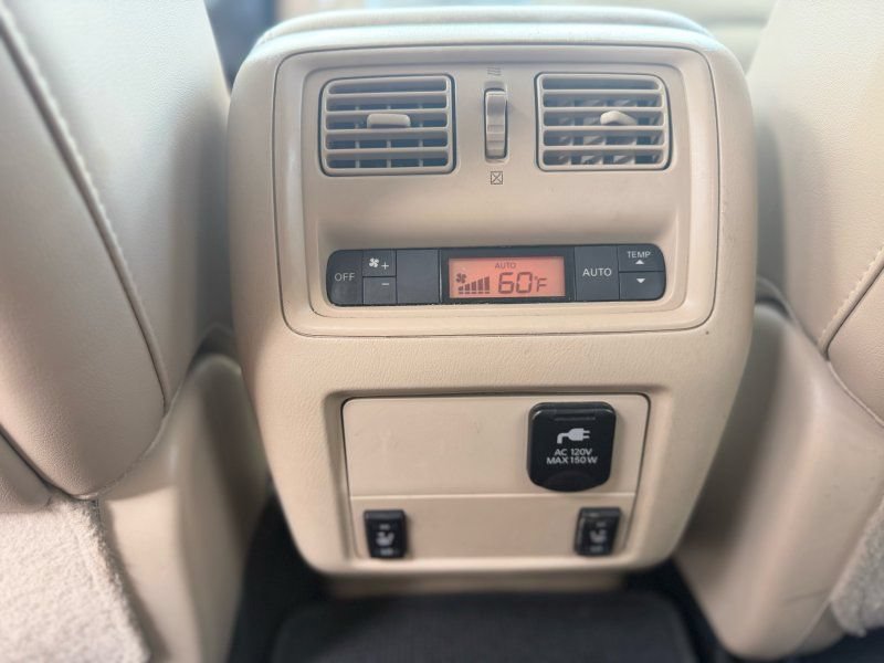 Used 2017 Nissan Pathfinder SL AWD/4WD image 14