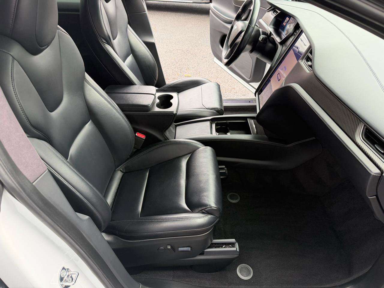 Used 2020 Tesla Model X Performance image 14