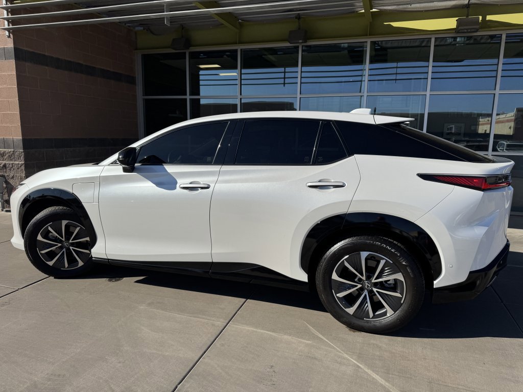 Used 2023 Lexus RZ 450e Premium w/ Technology Package image 5