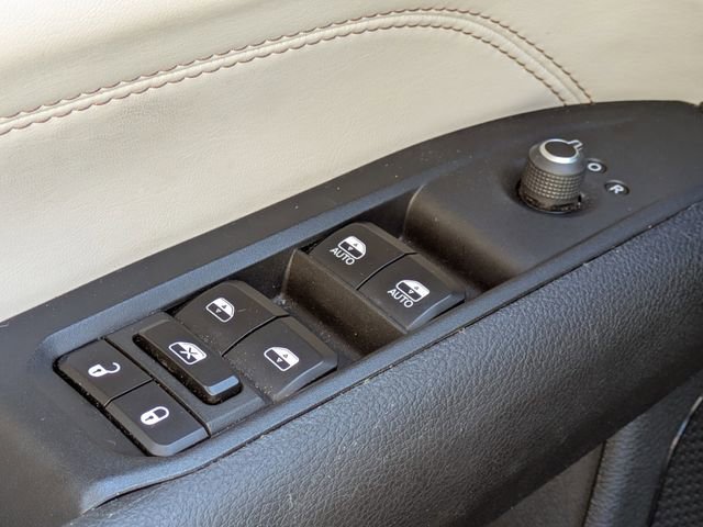 Used 2024 Jeep Compass Limited image 25