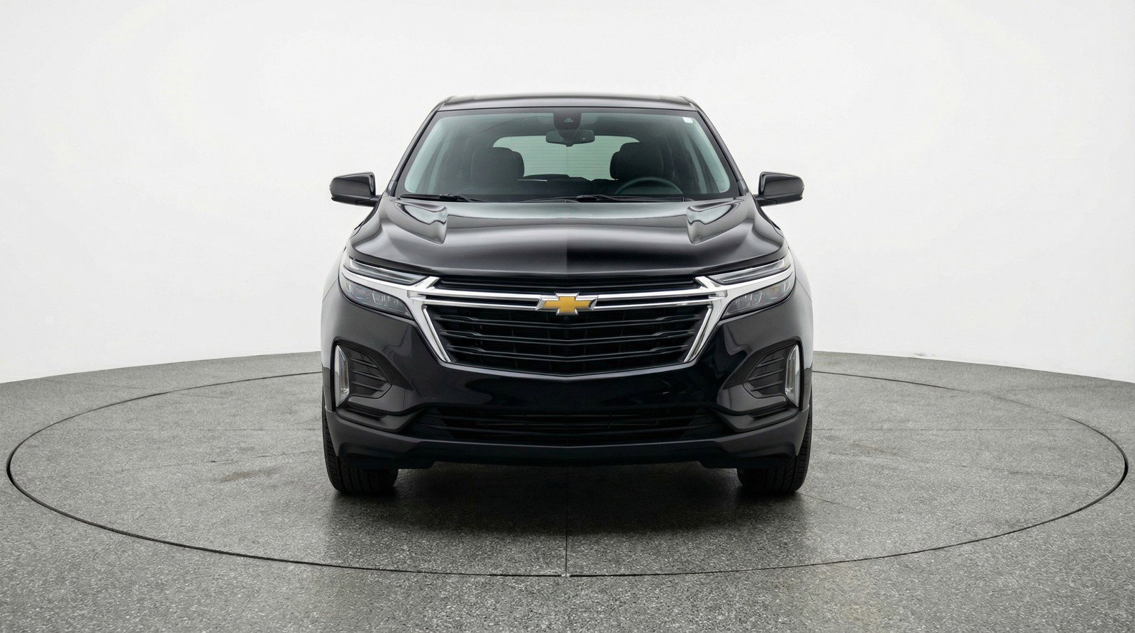 Used 2025 Chevrolet Equinox LT FWD image 2