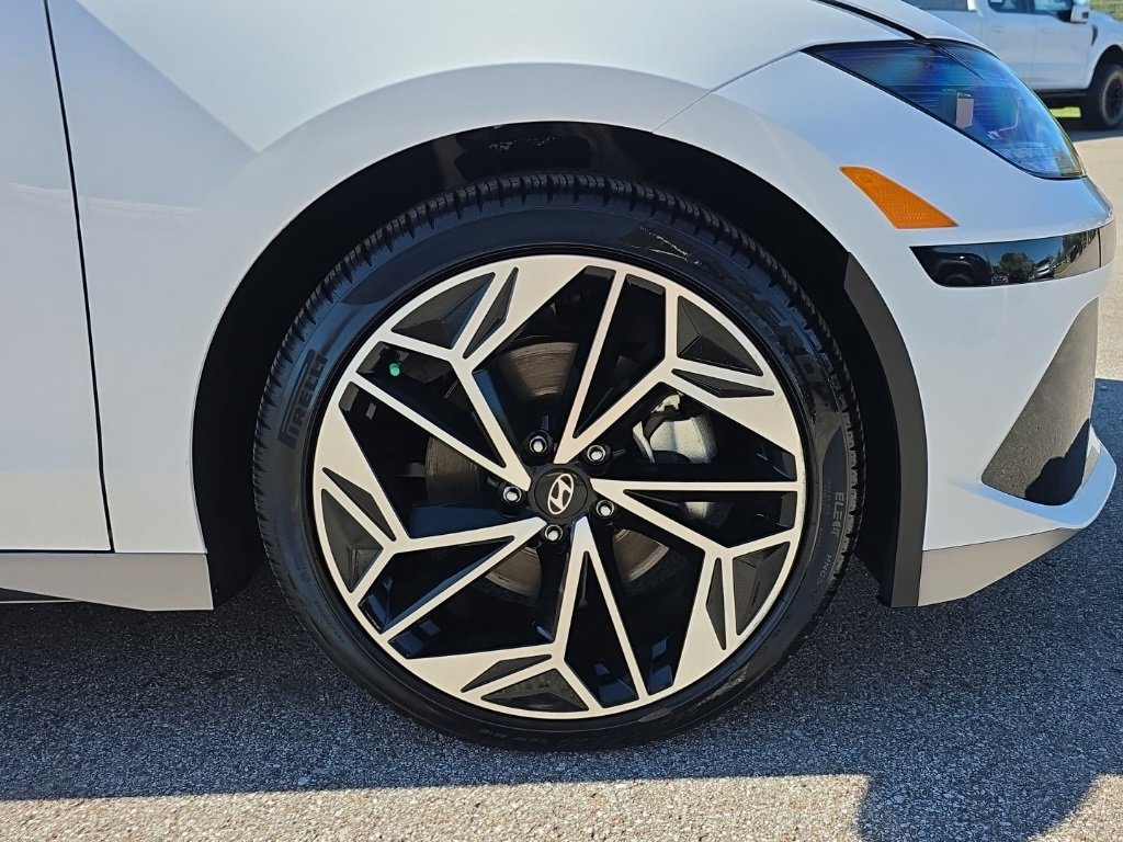 Certified 2025 Hyundai Ioniq 6 SEL image 11