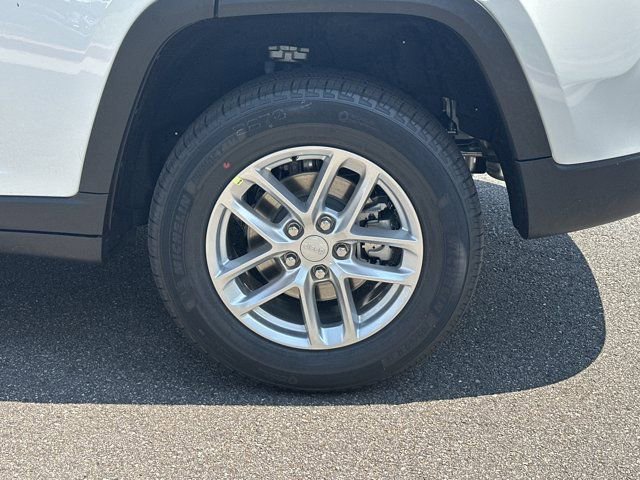 New 2026 Jeep Grand Cherokee Laredo X RWD image 18