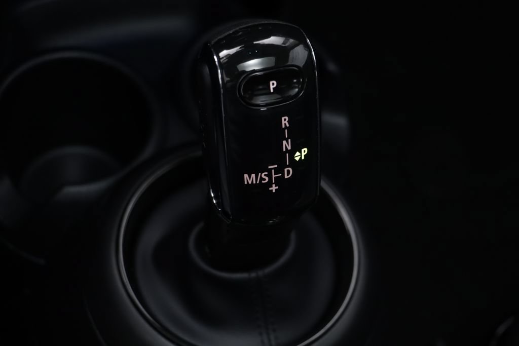 Certified 2024 MINI Cooper 2-Door Hardtop FWD image 13