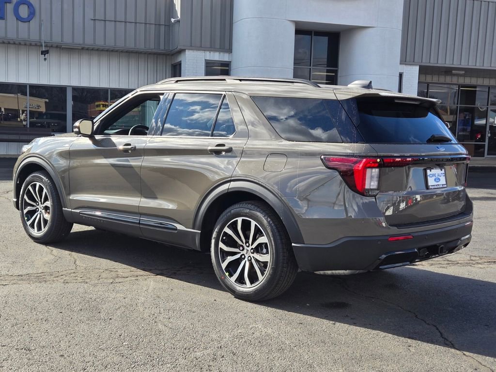 New 2026 Ford Explorer ST-Line image 4