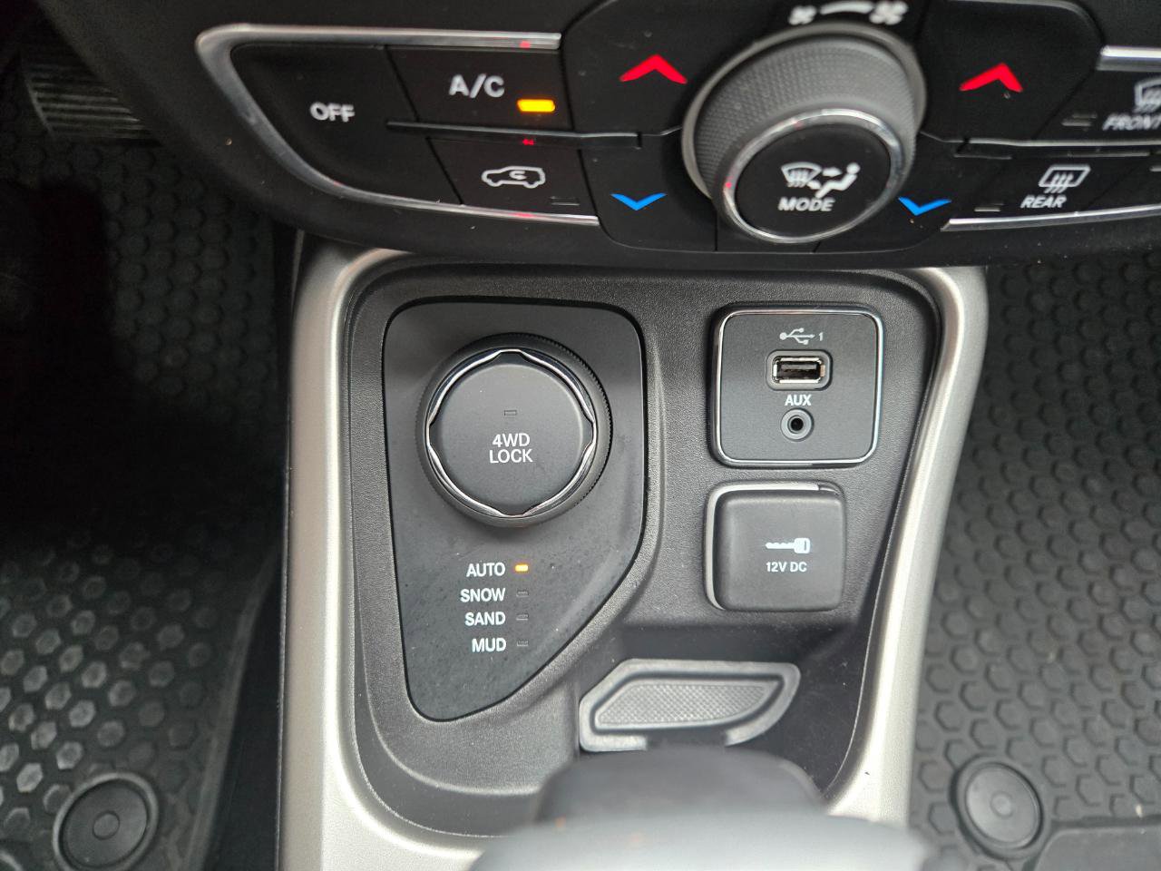 Used 2019 Jeep Compass Latitude w/ Popular Equipment Group image 16