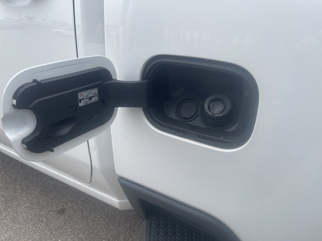 Used 2024 Chevrolet Silverado 2500 Custom w/ Custom Value Package image 17