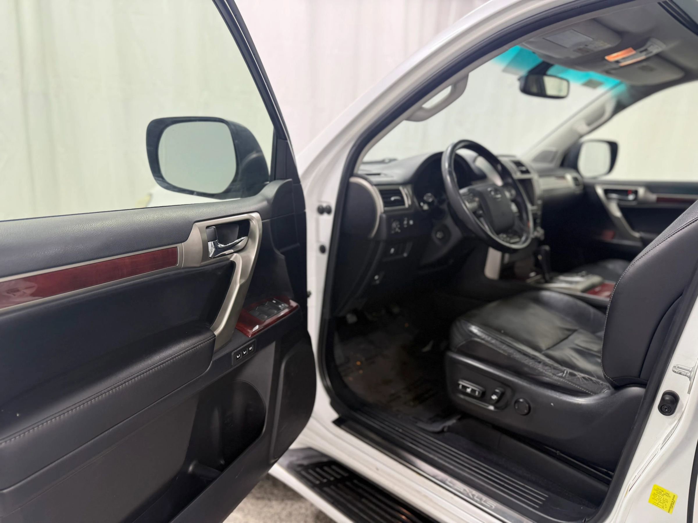 Used 2013 Lexus GX 460 image 10