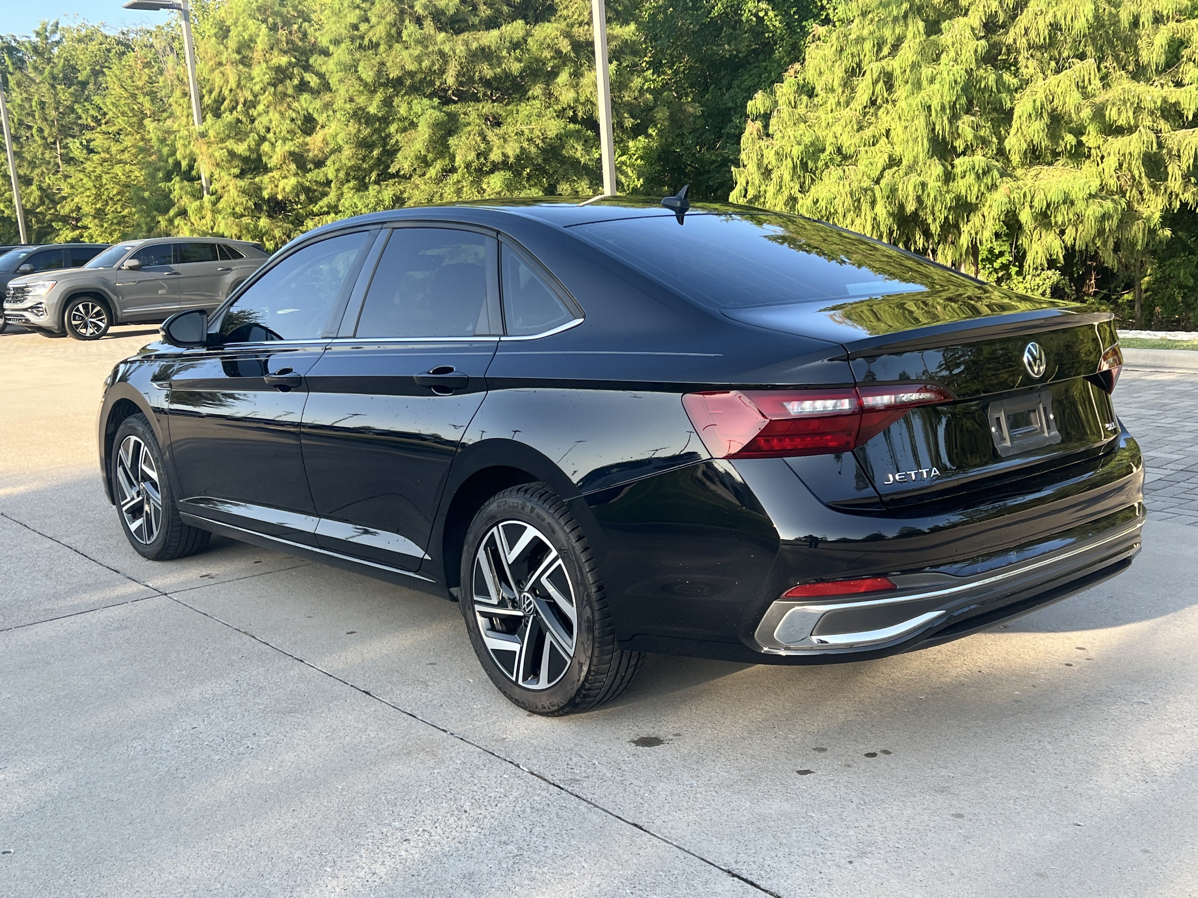 Certified 2022 Volkswagen Jetta SEL FWD image 7