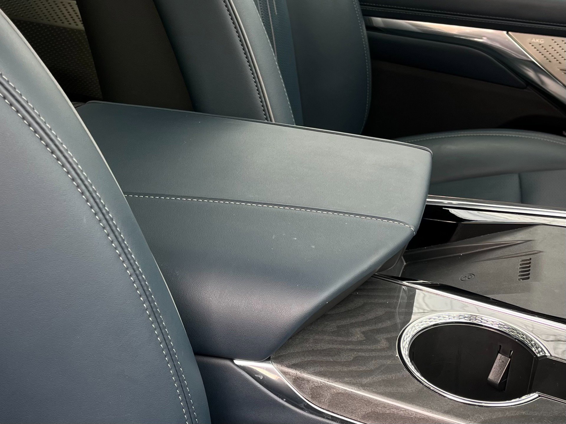 Used 2025 Cadillac Escalade IQ Luxury 2 image 41