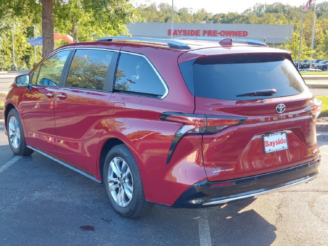 Used 2026 Toyota Sienna Limited AWD/4WD image 16