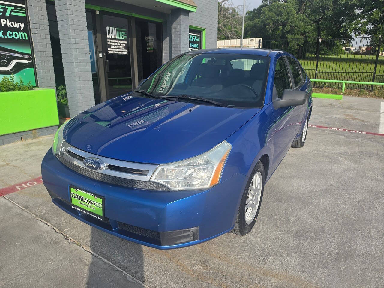 Used 2010 Ford Focus SE FWD image 3