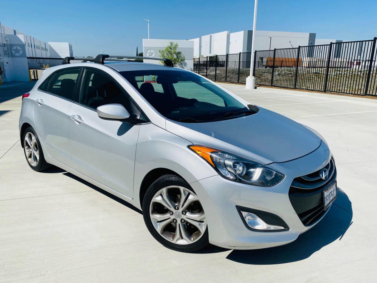 Used 2013 Hyundai Elantra GT w/ Touch & Go Pkg image 2