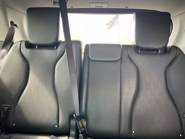 Certified 2024 Kia Carnival LX image 33