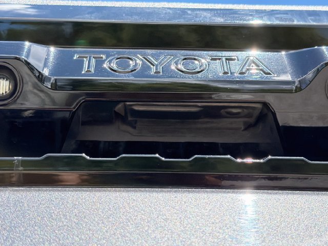 Used 2025 Toyota Tundra Platinum AWD/4WD image 13