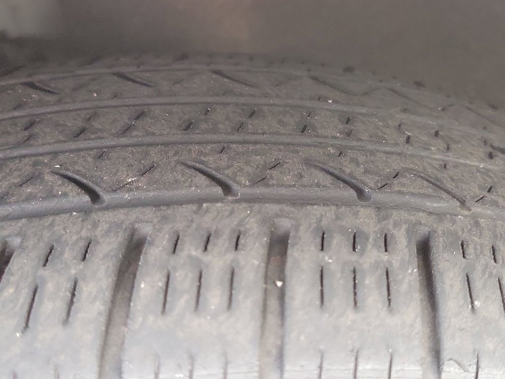 Certified 2024 Chrysler Pacifica Touring-L image 24