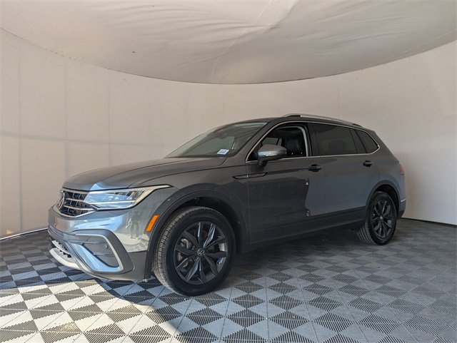 Certified 2022 Volkswagen Tiguan SE w/ Panoramic Sunroof Package image 4