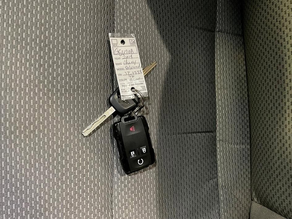 Used 2018 Chevrolet Silverado 1500 Custom w/ Custom Value Package image 25