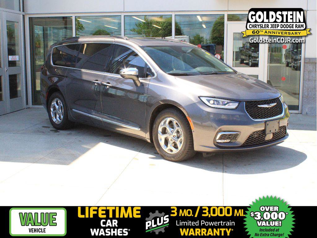 Used 2022 Chrysler Pacifica Limited w/ Uconnect Theater Family Group FWD image 1