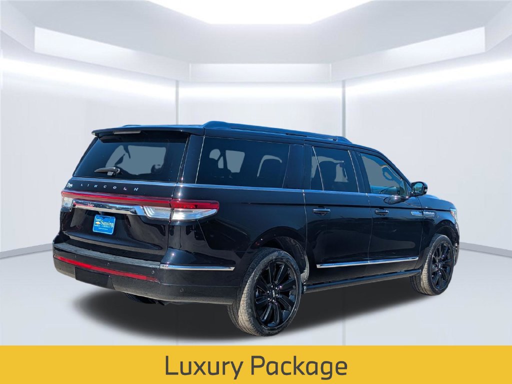 Used 2023 Lincoln Navigator L Reserve RWD image 6