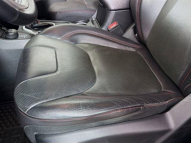 Used 2018 Jeep Cherokee Trailhawk w/ Quick Order Package 25L image 20