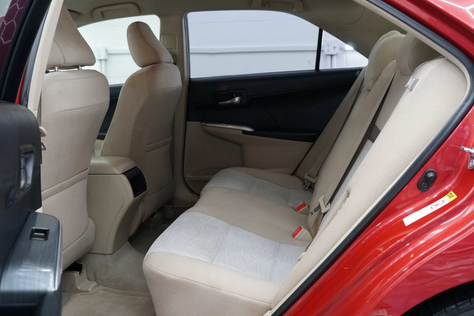 Used 2012 Toyota Camry LE w/ Preferred Accessory Pkg FWD image 28