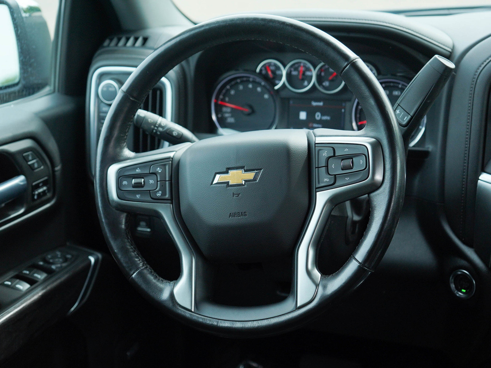 Used 2020 Chevrolet Silverado 1500 LTZ w/ LTZ Premium Package AWD/4WD image 14