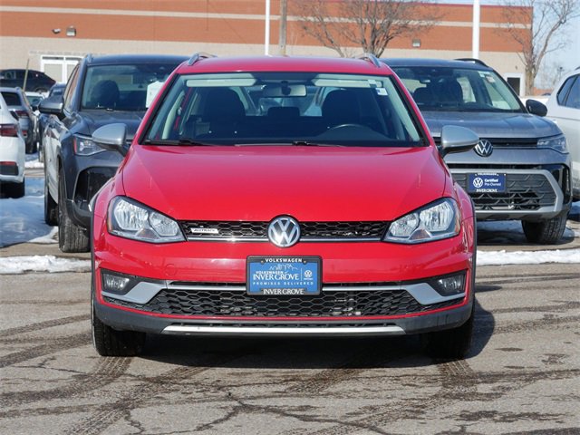 Used 2017 Volkswagen Golf Alltrack S image 2