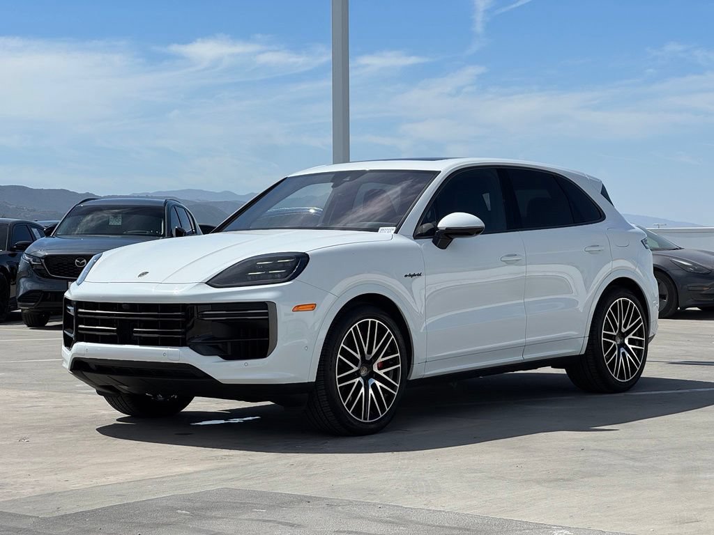 Used 2025 Porsche Cayenne Turbo w/ Premium Package Plus AWD/4WD image 5