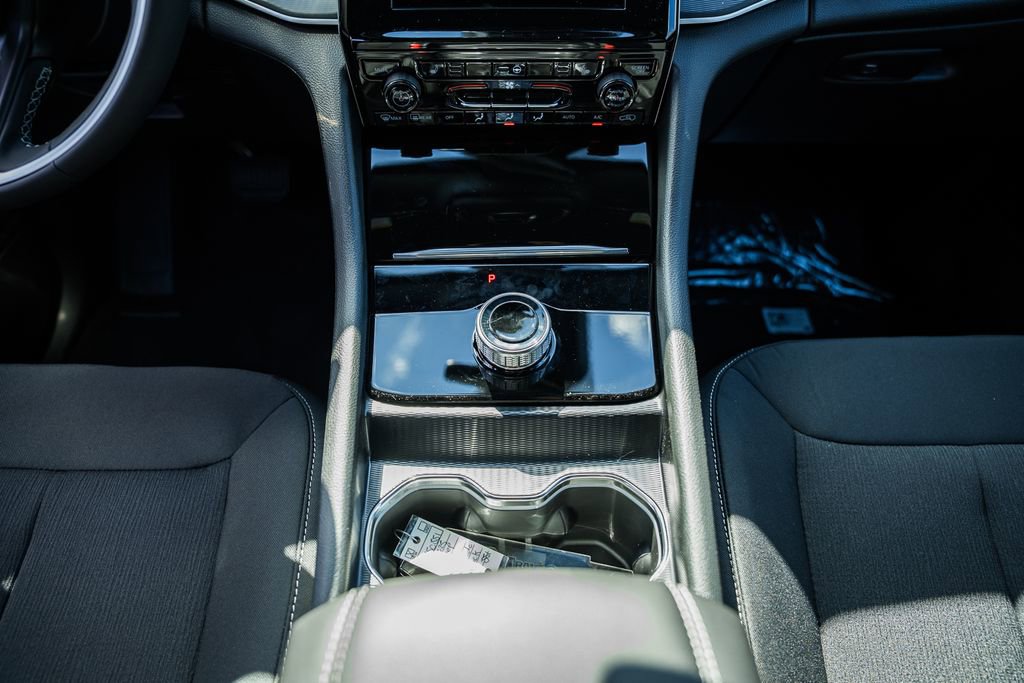 New 2025 Jeep Grand Cherokee Laredo X w/ Luxury Tech Group I image 30