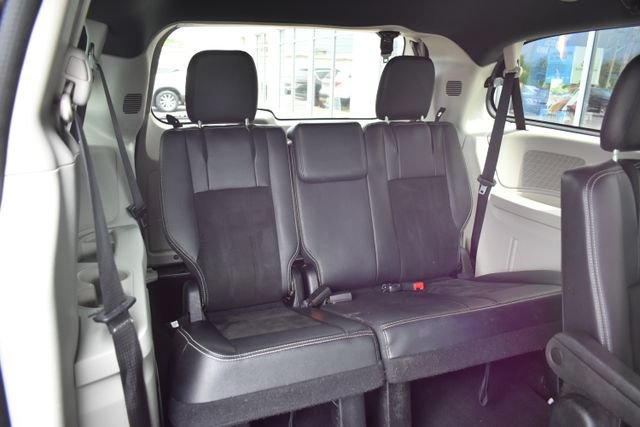Used 2019 Dodge Grand Caravan SXT FWD image 39
