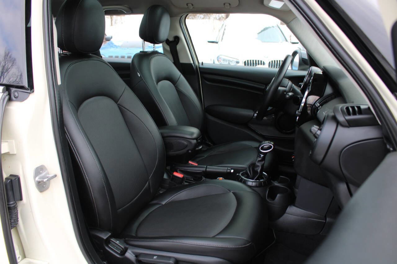 Used 2015 MINI Cooper 4-Door Hardtop image 31