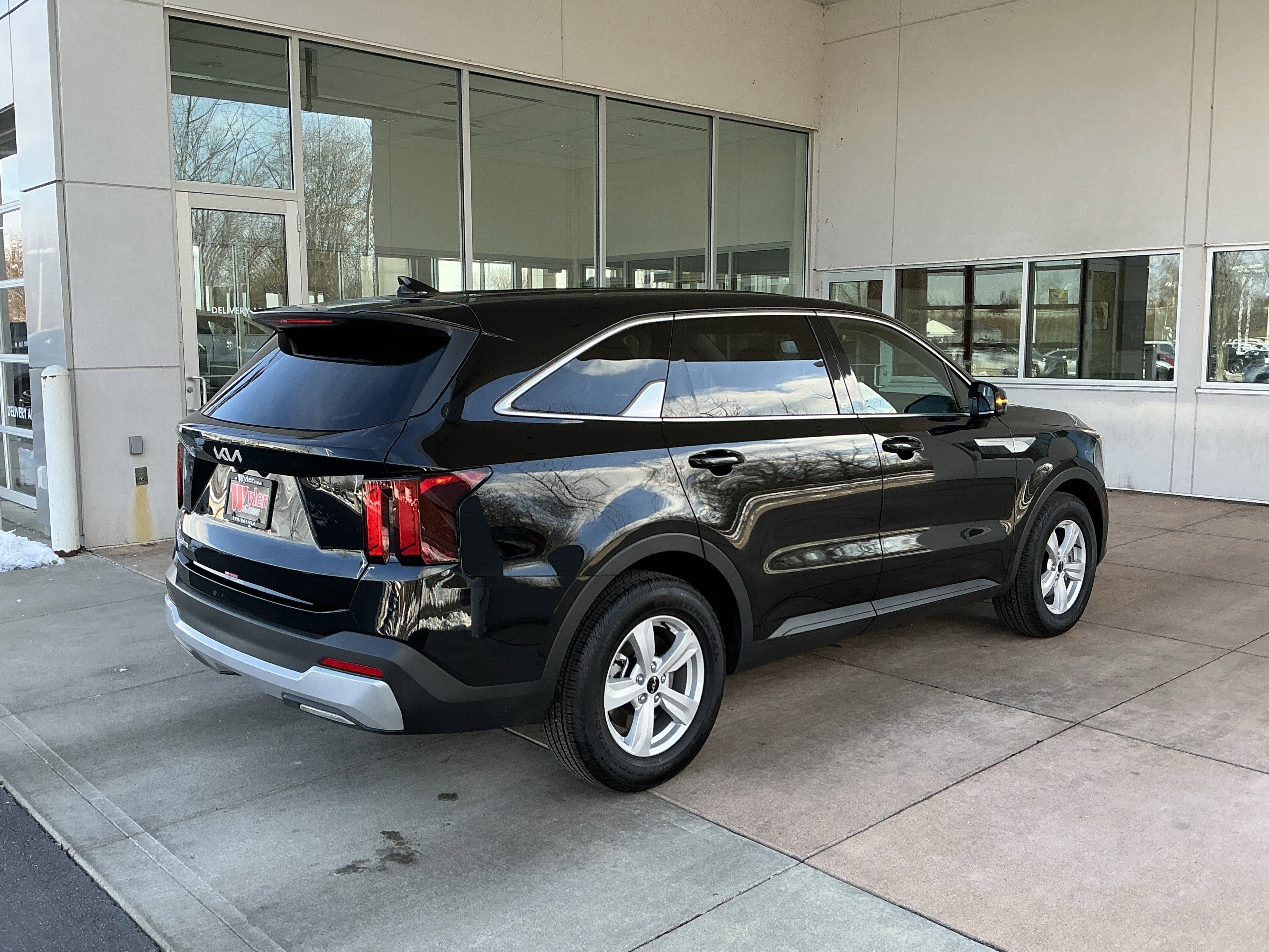 Used 2025 Kia Sorento LX image 22