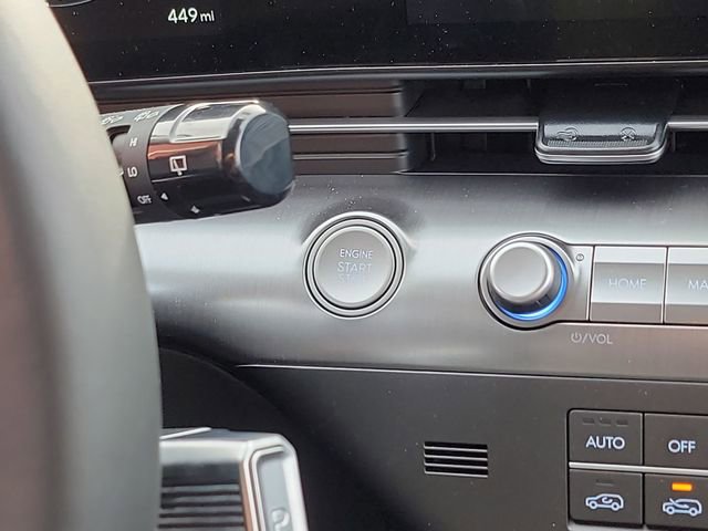 Used 2025 Hyundai Kona Limited image 16