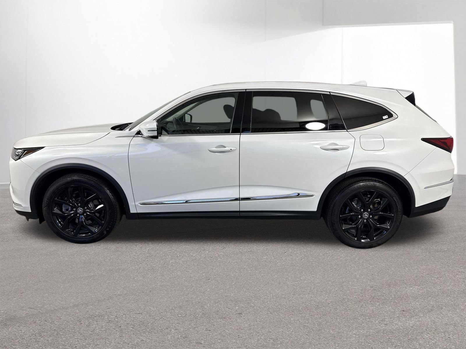 Used 2024 Acura MDX SH-AWD w/ Technology Package image 29