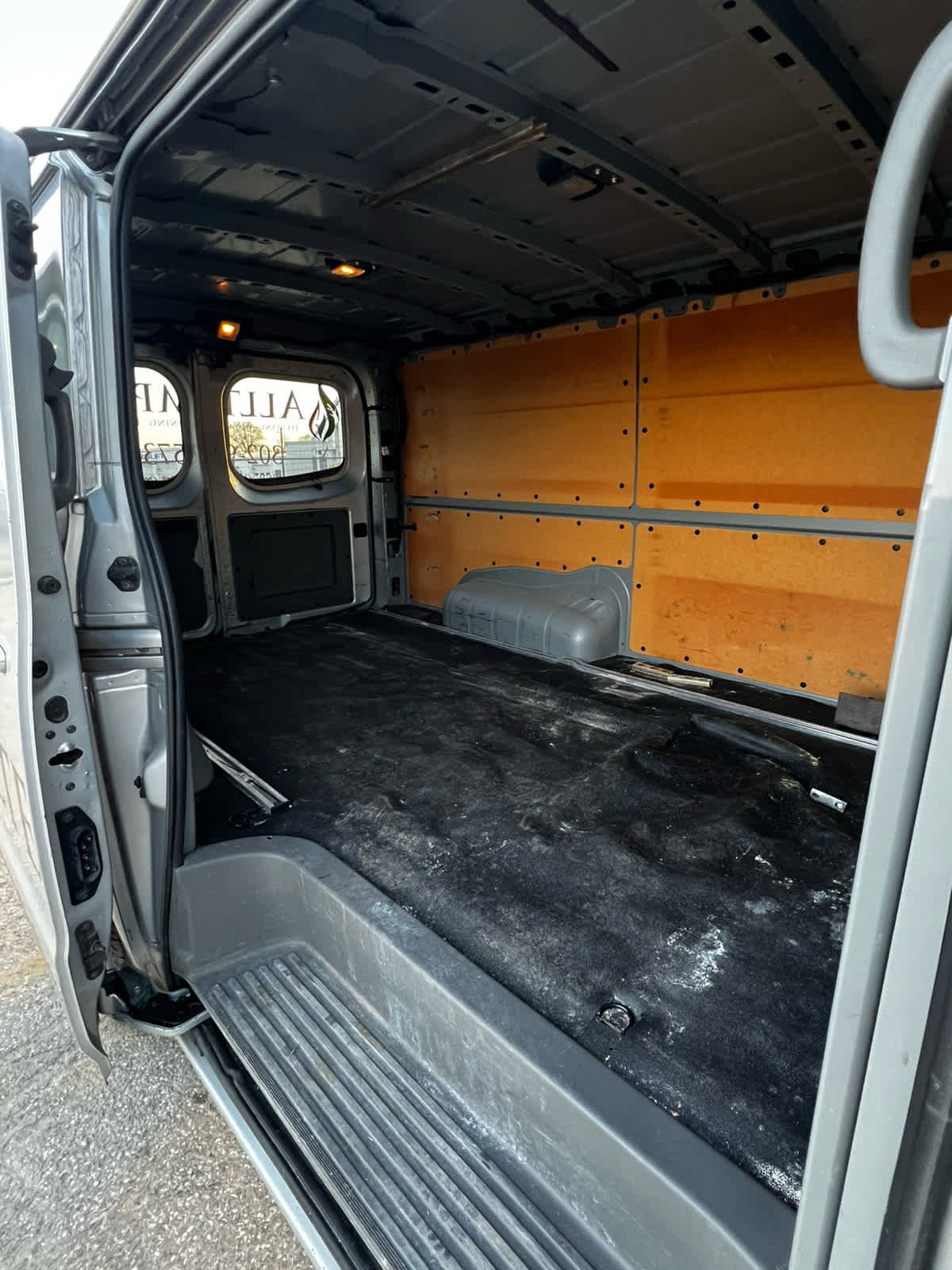 Used 2016 Nissan NV 2500 SL w/ Technology Package image 9