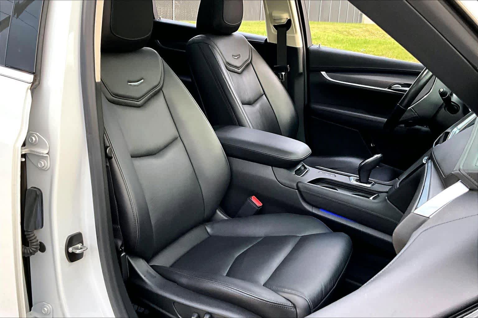 Used 2018 Cadillac XT5 Premium Luxury AWD/4WD image 9