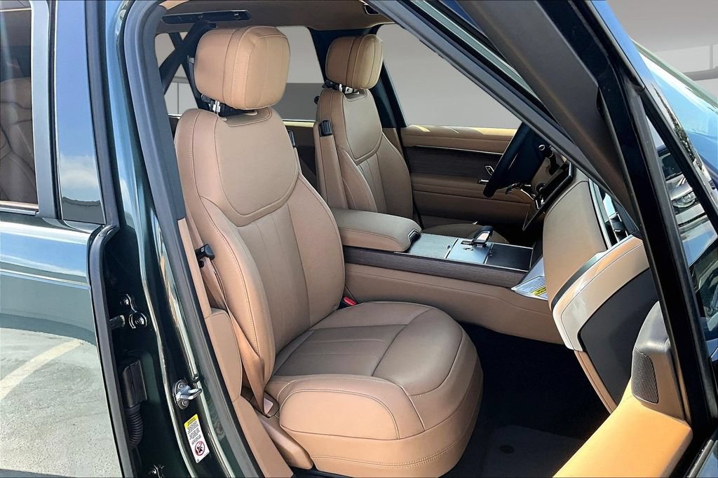 New 2026 Land Rover Range Rover Long Wheelbase SE AWD/4WD image 12