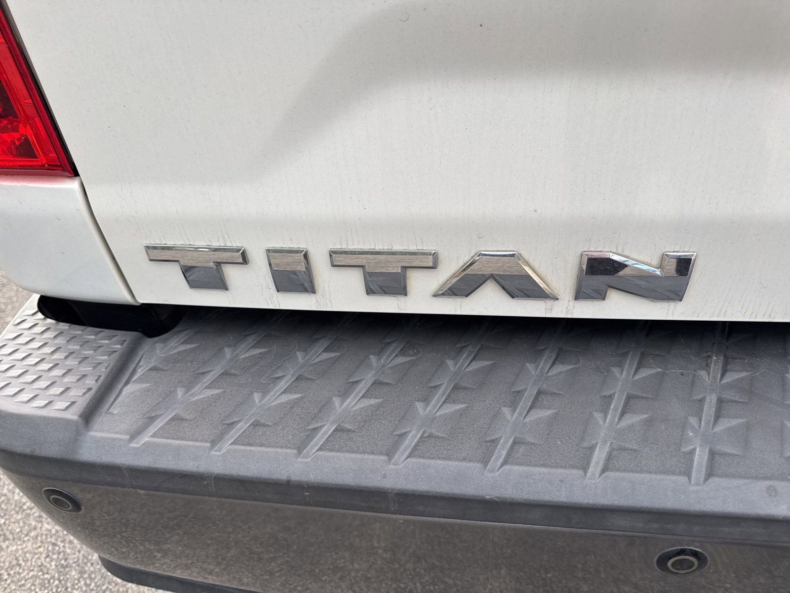 Used 2018 Nissan Titan PRO-4X w/ Pro-4x Convenience Package image 20