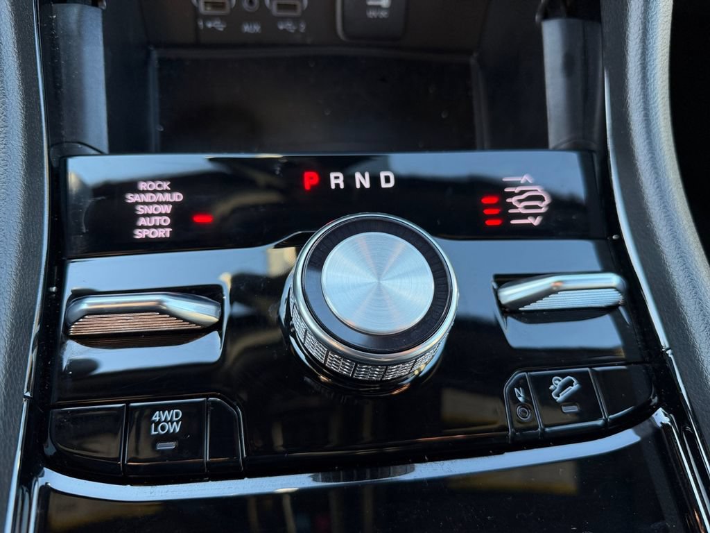 New 2025 Jeep Grand Cherokee L Overland w/ Advanced Protech Group III AWD/4WD image 16