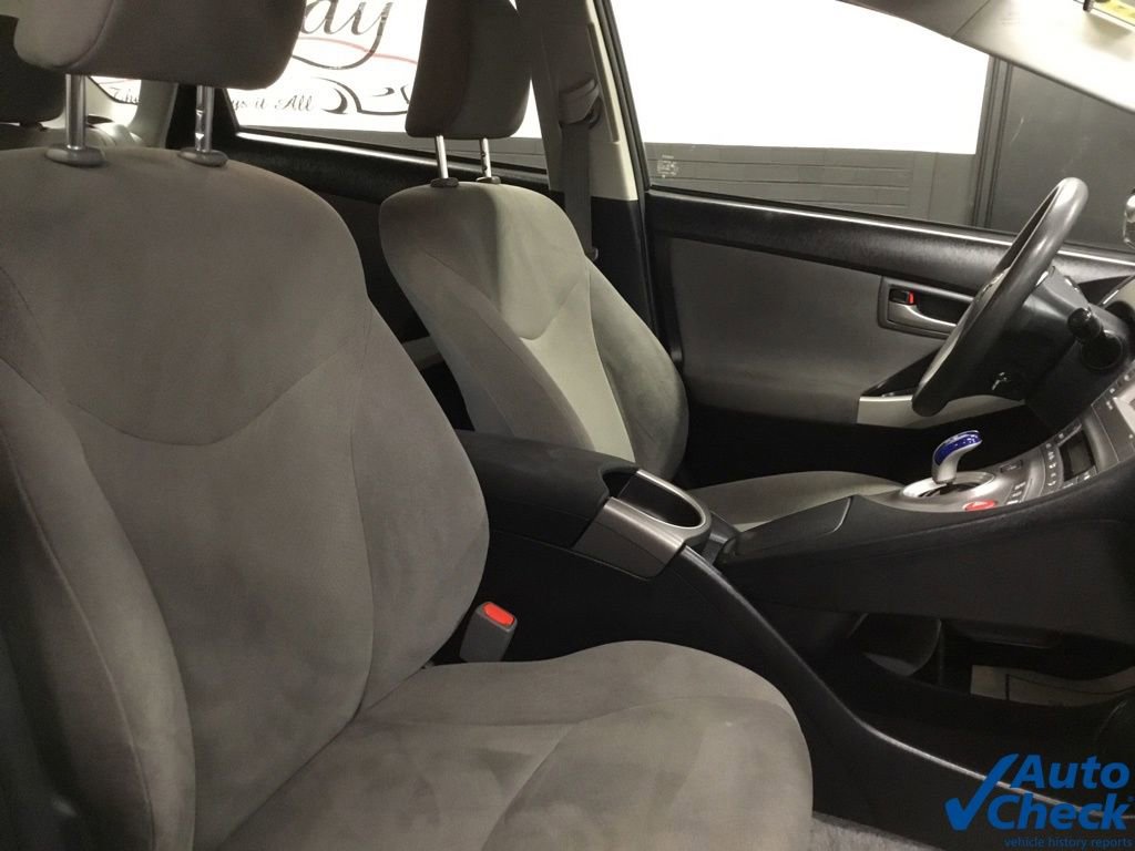Used 2015 Toyota Prius Three w/ Solar Roof Package image 37