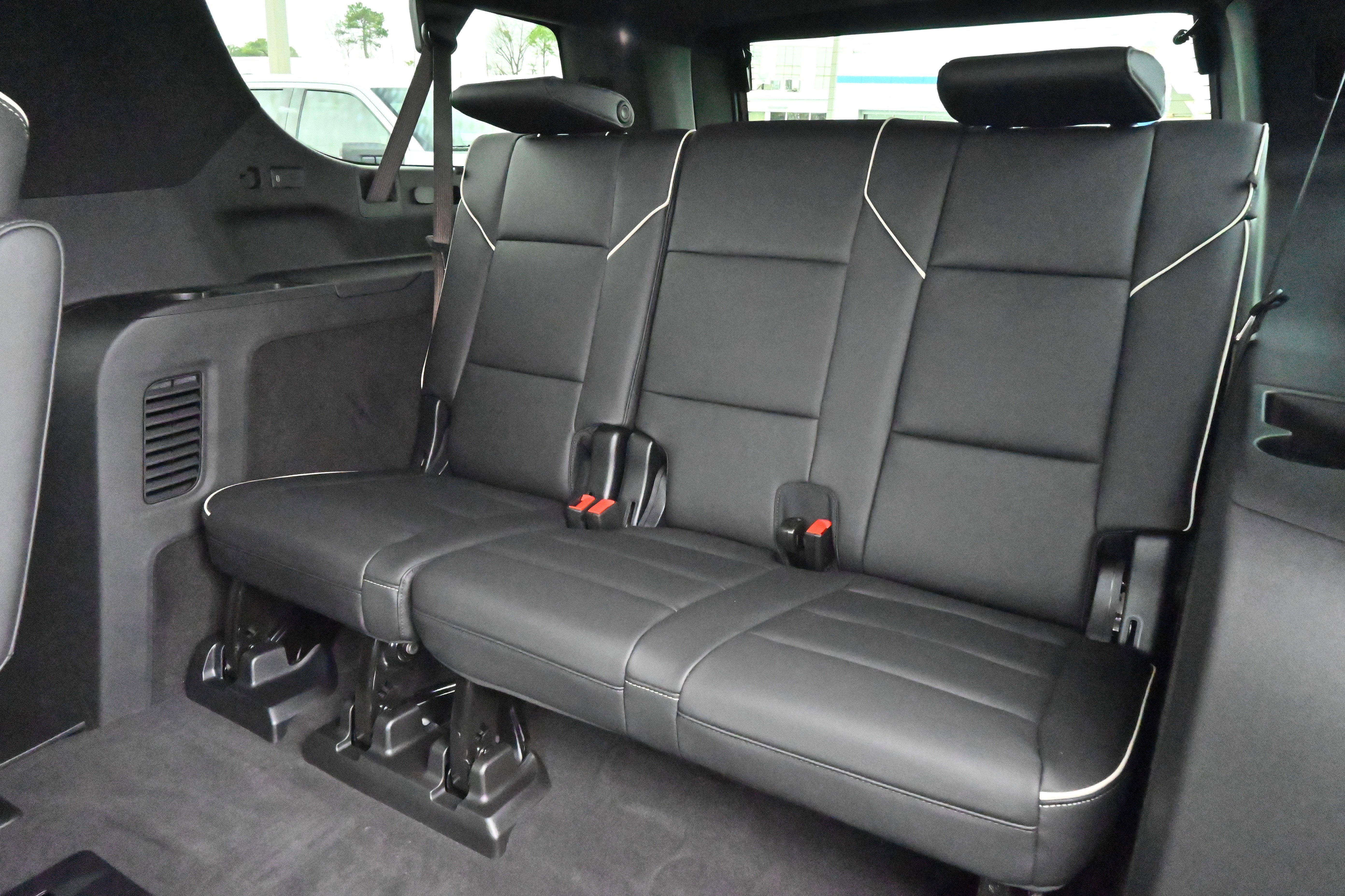 Used 2025 Cadillac Escalade ESV Sport image 13