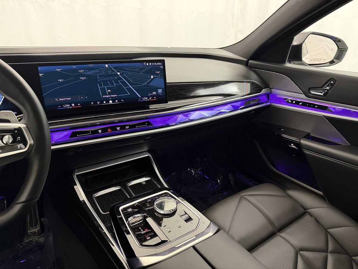 Used 2025 BMW 740i xDrive image 23
