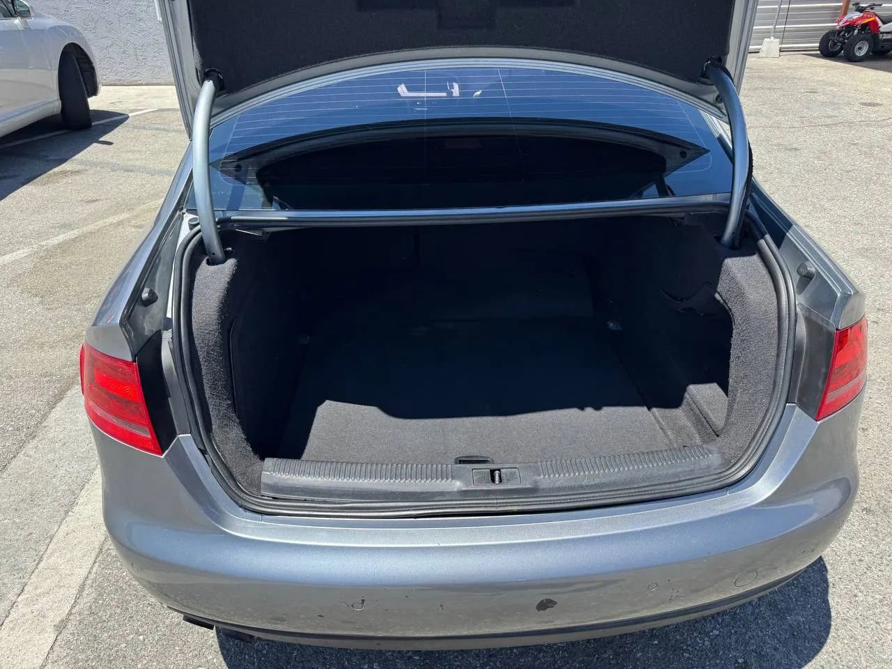 Used 2009 Audi A4 2.0T Premium image 10